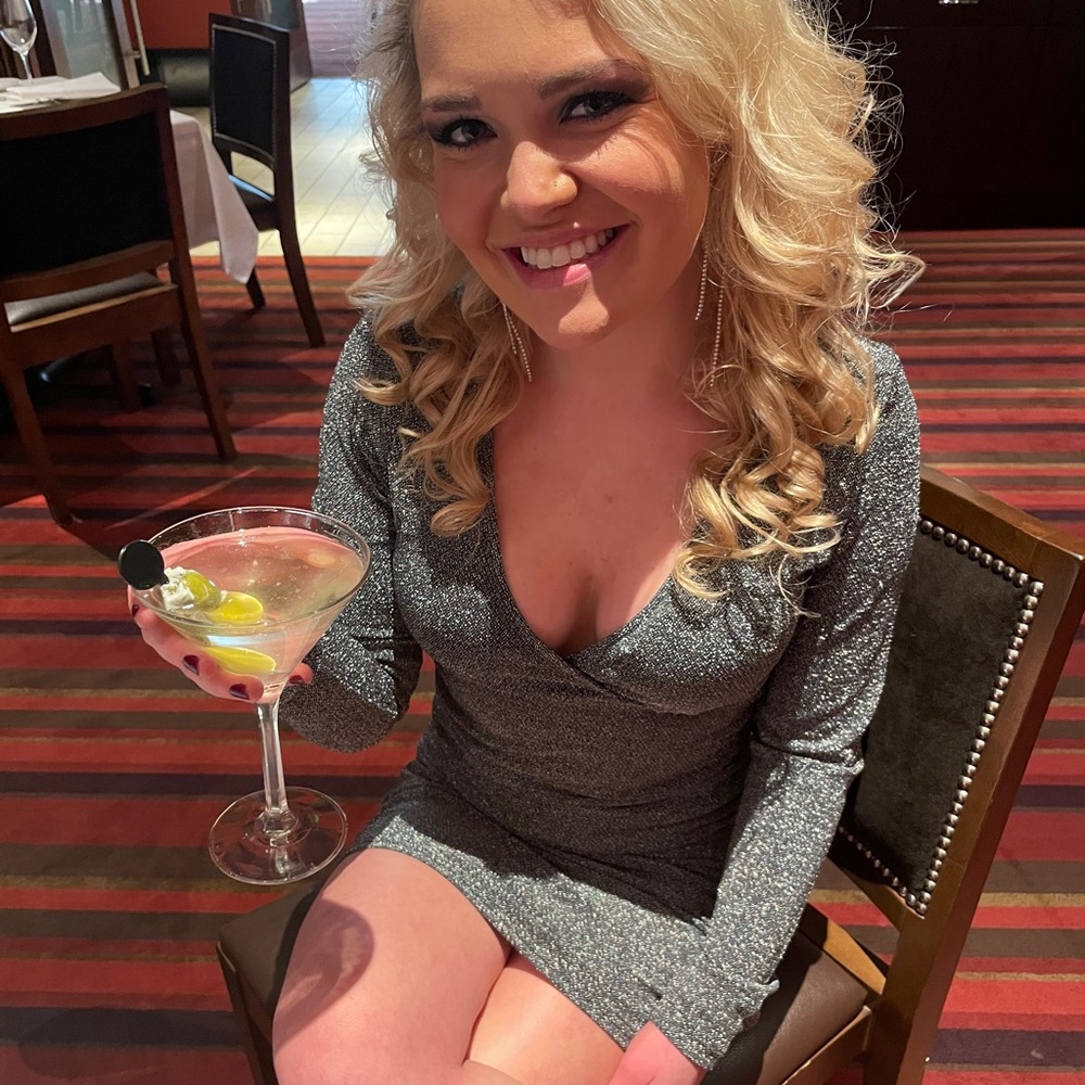 Meet your Posher, Olivia